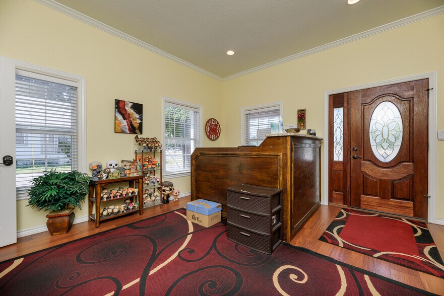 More Photos Of 301 S Seguin Rd, Converse Office For Sale