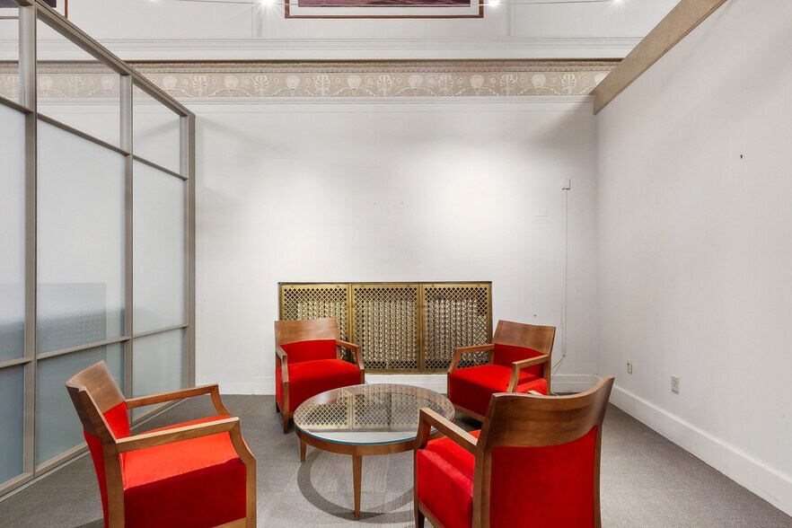 More Photos Of 812 Gravier St, New Orleans Apartments For Lease