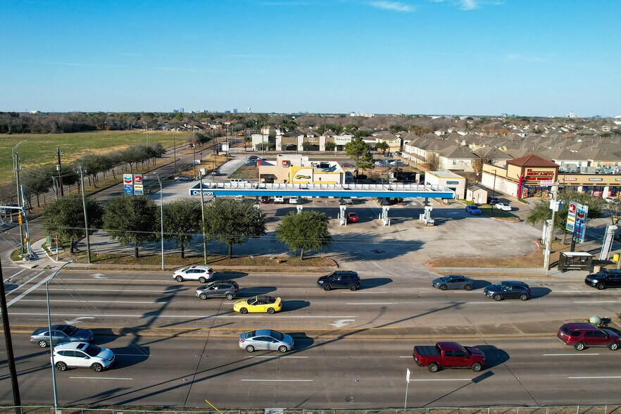 More Photos Of 12680 Beechnut St, Houston General Retail For Sale