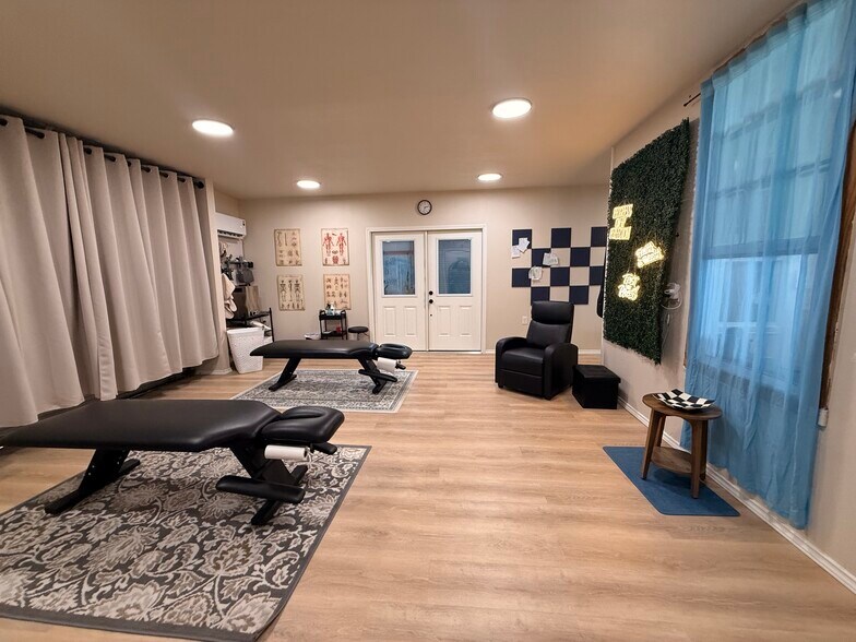 More Photos Of 460 Jones Ave, Blanco Office For Lease