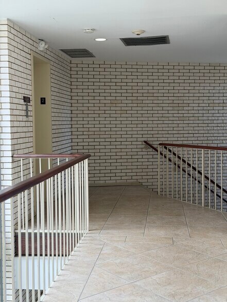 More Photos Of 480 Elm Pl, Highland Park Office For Sale