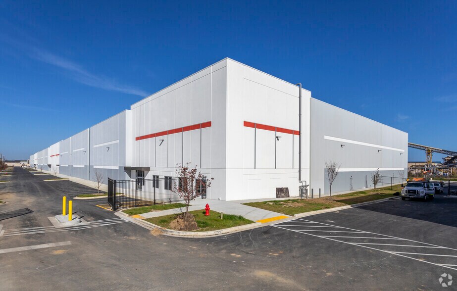 More Photos Of 4501 Curtis Ave, Baltimore Unknown For Lease