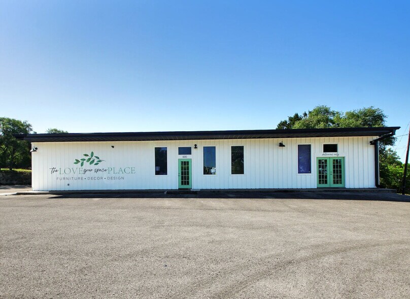 More Photos Of , Wimberley General Retail For Sale