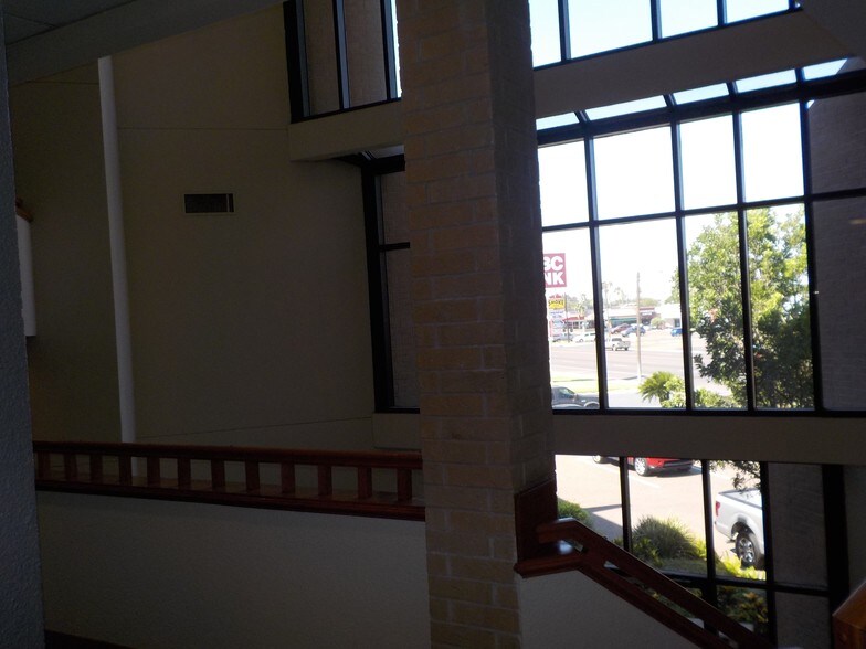 More Photos Of 3700 N 10th St, McAllen Office For Lease