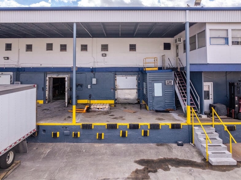 More Photos Of 500 NE 185th St, Miami Refrigeration Cold Storage For Lease