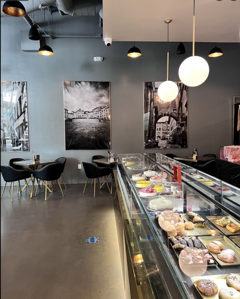 More Photos Of 75 W Walnut St, Pasadena Apartments For Lease