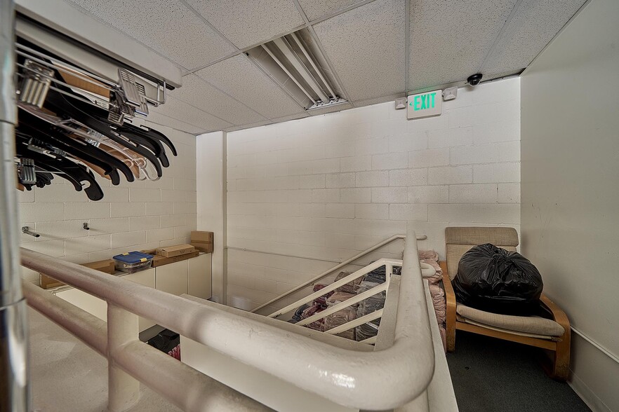 More Photos Of 1100 S San Pedro St, Los Angeles Storefront For Sale