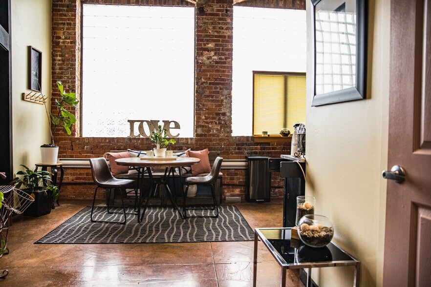 More Photos Of 1938 Franklin St, Detroit Loft Creative Space For Lease