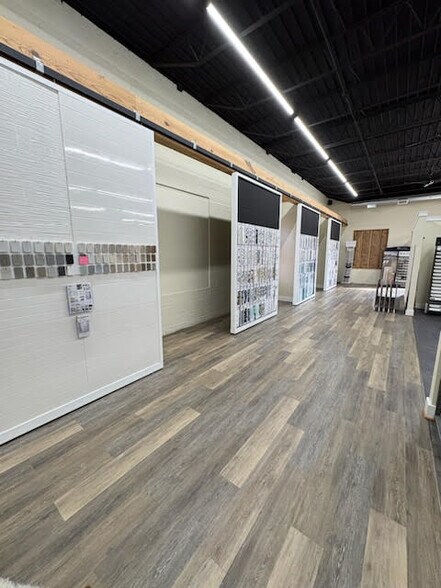 More Photos Of 303 Queen St, Tappahannock General Retail For Lease