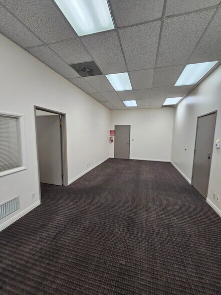 More Photos Of 1419 N San Fernando Blvd, Burbank Office For Lease