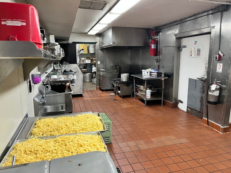 More Photos Of 1417 Cheyenne Ave, Loveland General Retail For Sale
