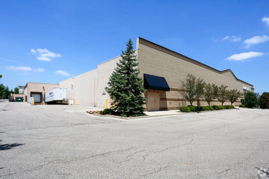 More Photos Of 2675 Fairfield Commons Blvd, Beavercreek Freestanding For Lease