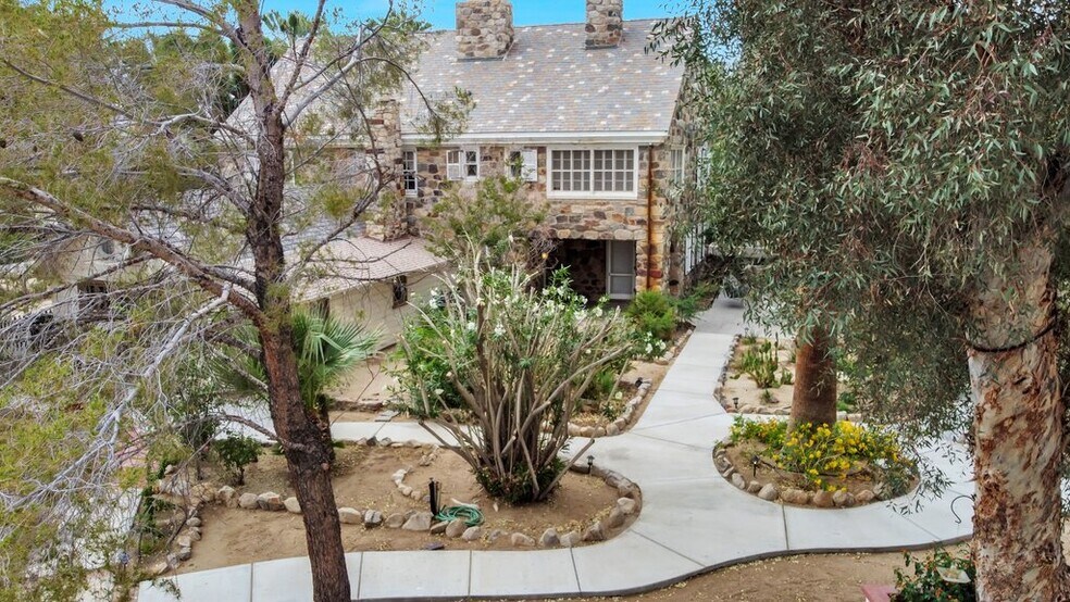 More Photos Of 74744 Joe Davis Dr, Twentynine Palms Hotel For Sale