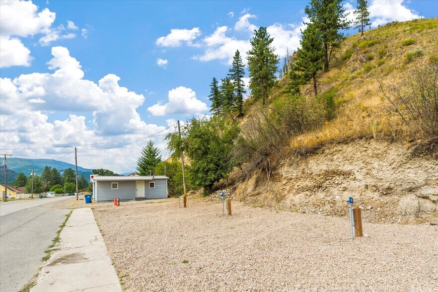 More Photos Of 89 Mullan W, Superior Apartments For Sale