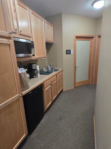More Photos Of 3169 Fernbrook Ln N, Plymouth Office For Sale