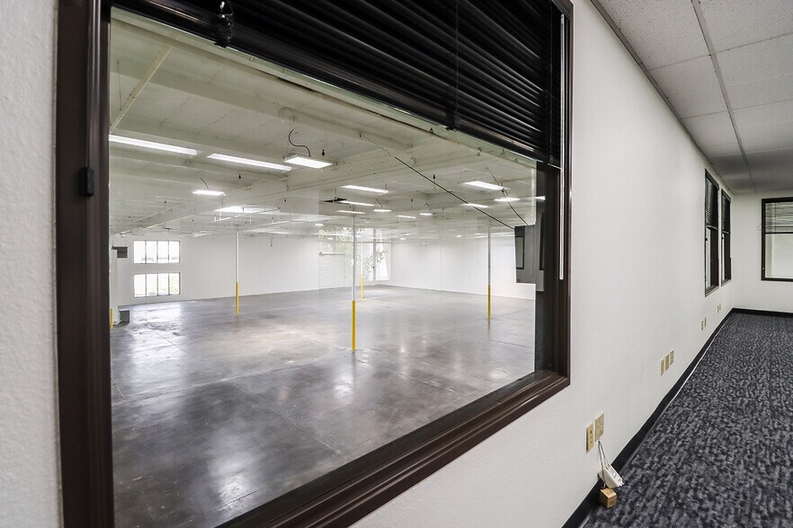 More Photos Of 10951 Pendleton St, Sun Valley Warehouse For Lease