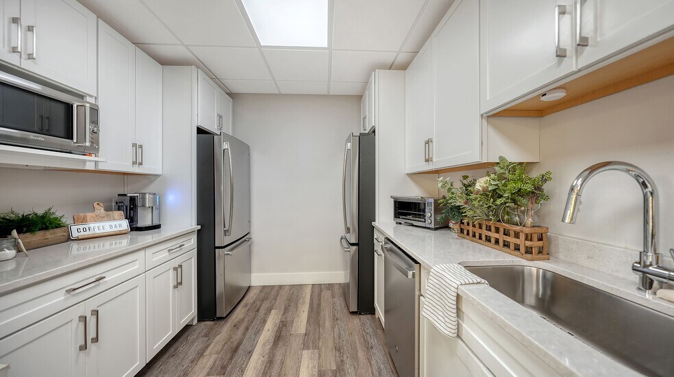 More Photos Of 1630 S Tuttle Ave, Sarasota Medical For Sale