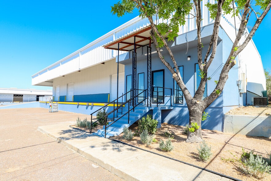 More Photos Of 14415 Import Rd, Laredo Warehouse For Sale