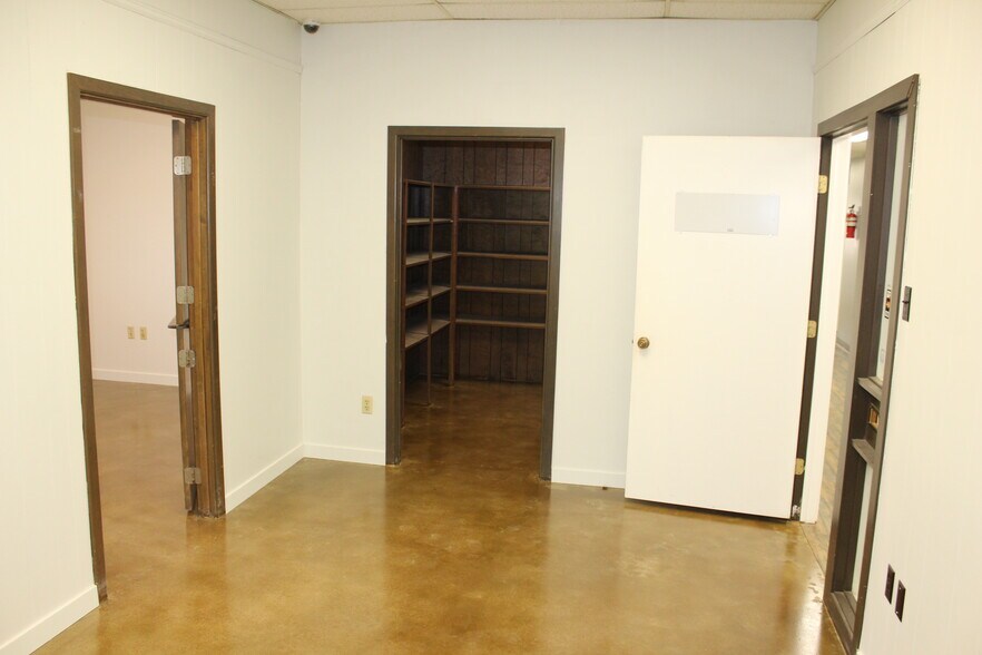 More Photos Of 3385 N 3rd St, Abilene Office For Lease
