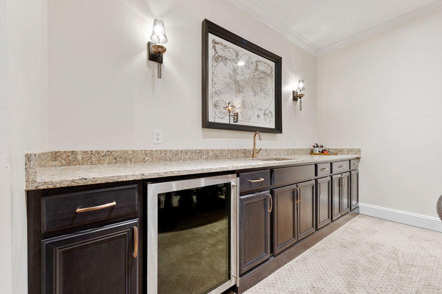 More Photos Of 3139 16th Street Rd, Huntington Medical For Sale