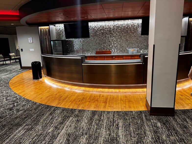 More Photos Of 875 E Main St, Rochester Flex For Lease