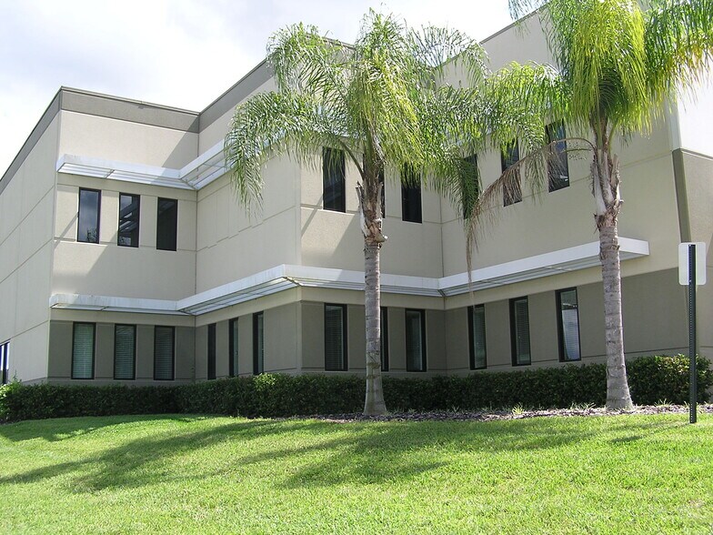 More Photos Of 640 Brooker Creek Blvd, Oldsmar Light Distribution For Lease