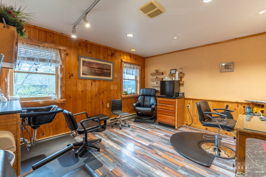 More Photos Of 1915 Saranac Ave, Lake Placid General Retail For Sale
