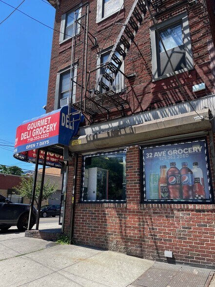 More Photos Of 3152 137th St, Flushing Storefront Retail Residential For Sale
