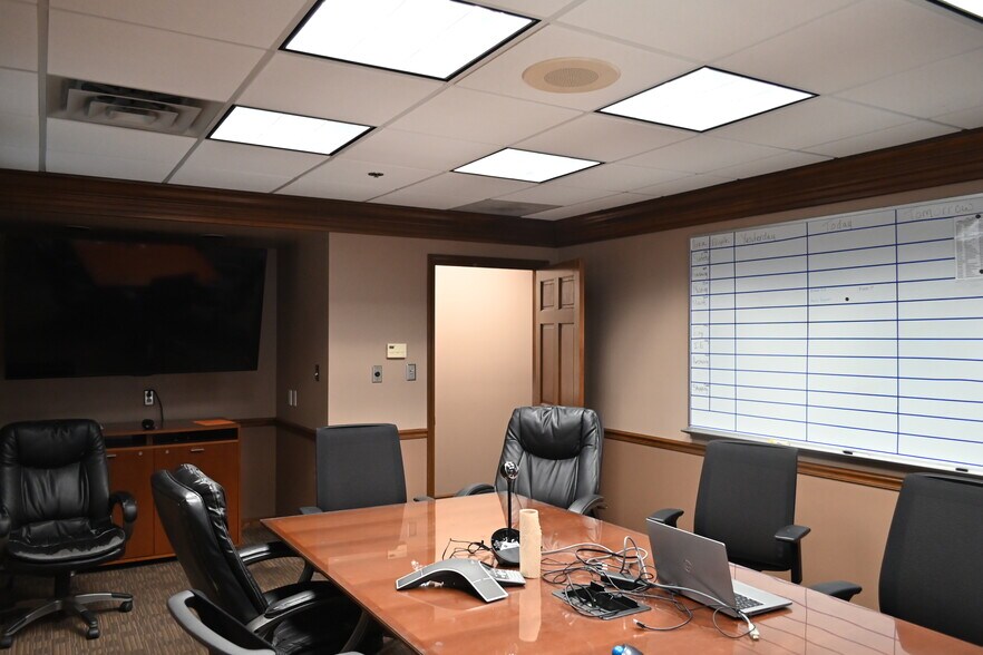 More Photos Of 1000 N Morton St, Portland Distribution For Sale