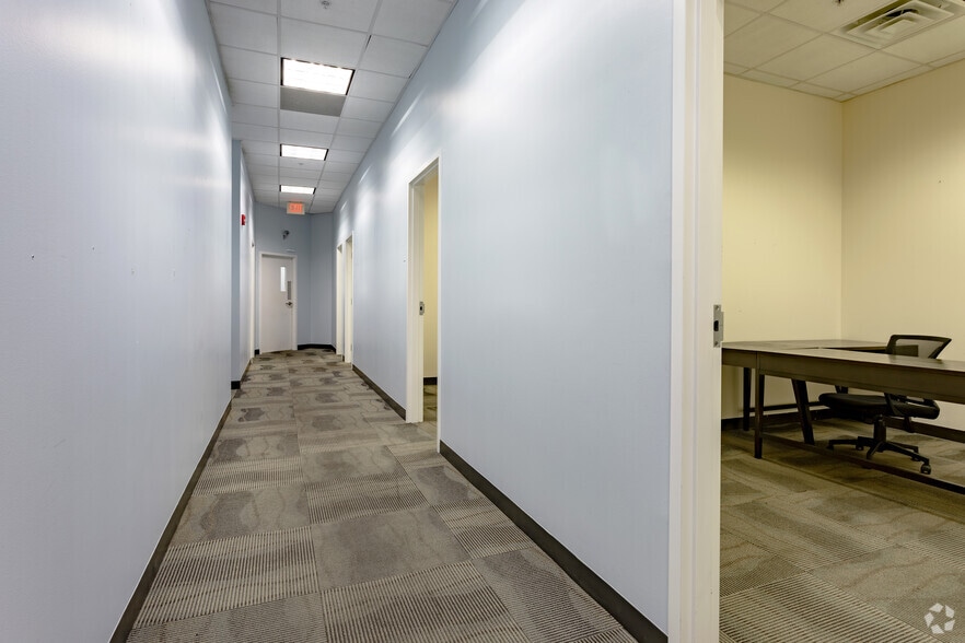 More Photos Of 580-584 NW University Blvd, Port Saint Lucie Unknown For Lease