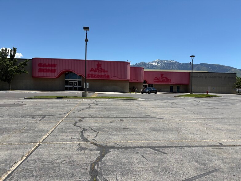 More Photos Of 10535 S State St, Sandy Freestanding For Lease
