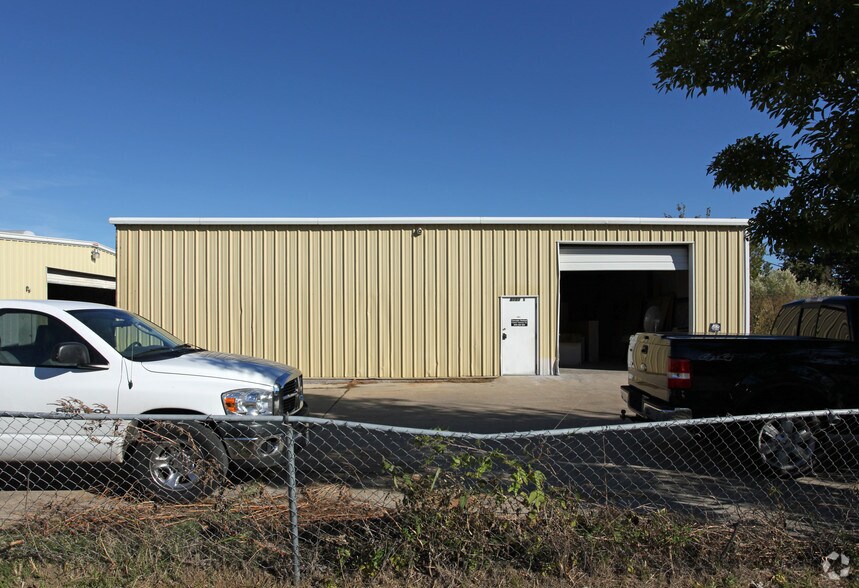 More Photos Of 5150 Boyd Blvd, Rowlett Warehouse For Lease