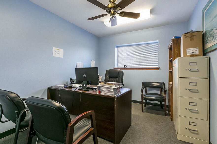 More Photos Of 2809 E Judge Perez Dr, Meraux Office For Sale