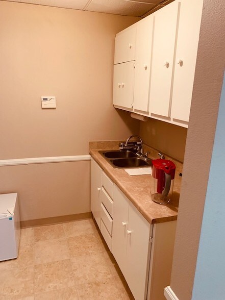 More Photos Of 300-302 N Tustin Ave, Santa Ana Office For Lease