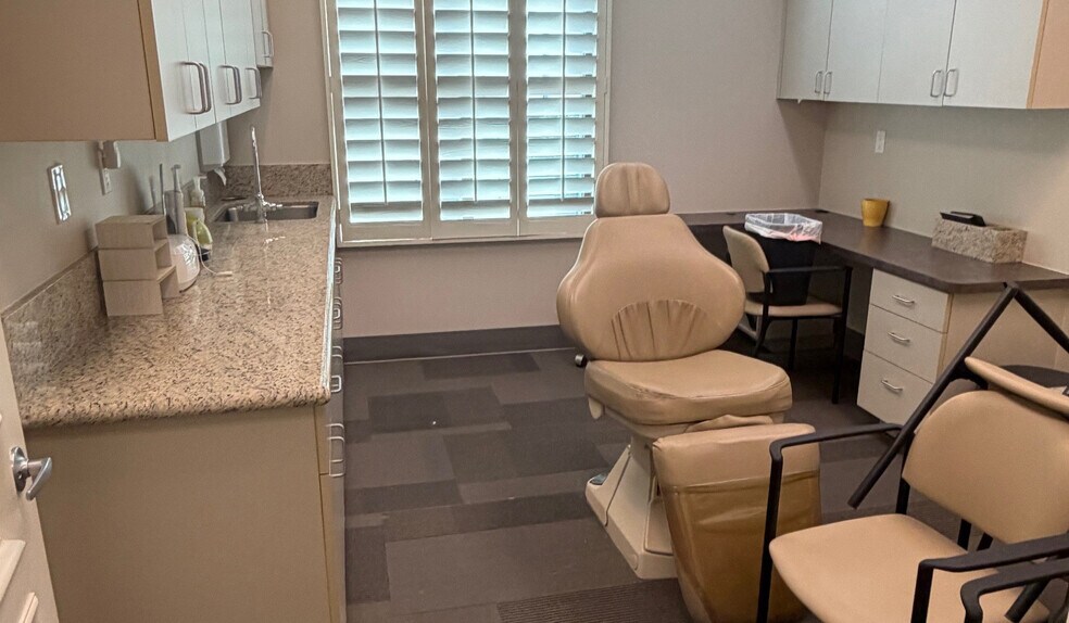 More Photos Of 6848 E Brown Rd, Mesa Medical For Sale