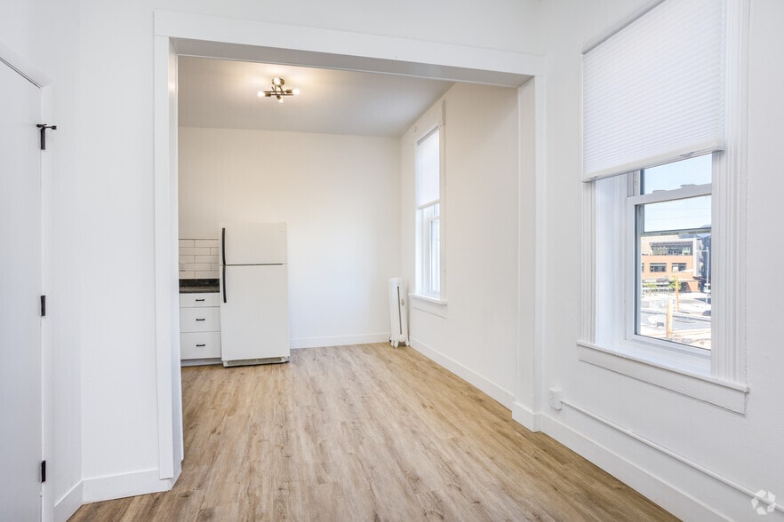 More Photos Of 2031-2033 Curtis St, Denver Apartments For Lease