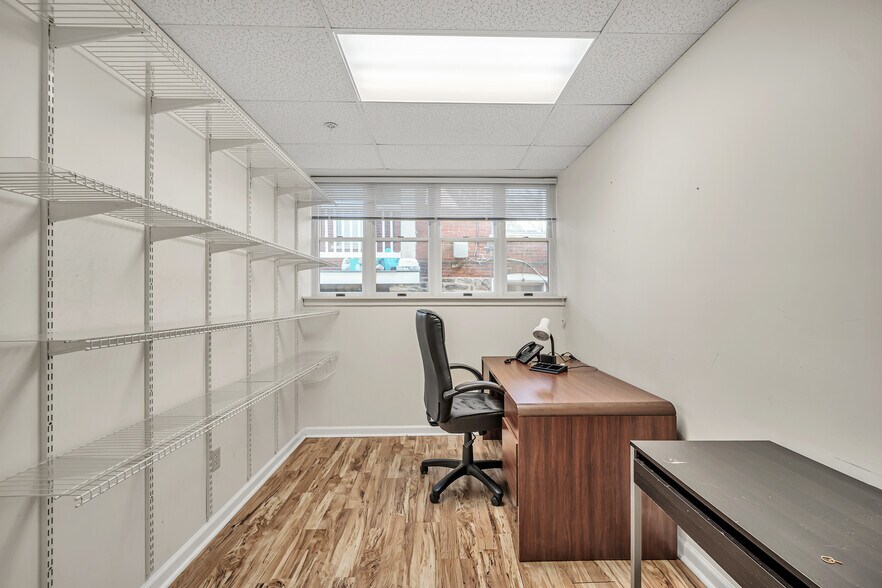 More Photos Of 815 Greenwood Ave, Jenkintown Medical For Sale
