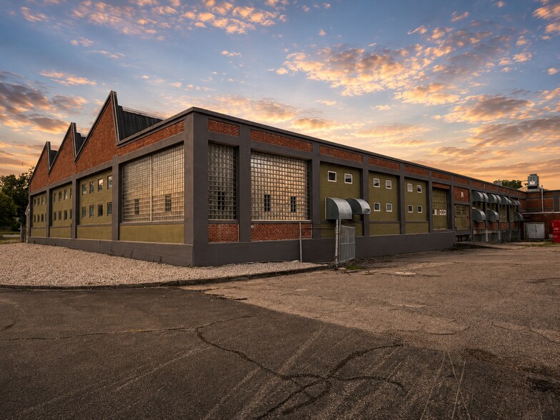 More Photos Of 620 Spring St, North Dighton Warehouse For Lease