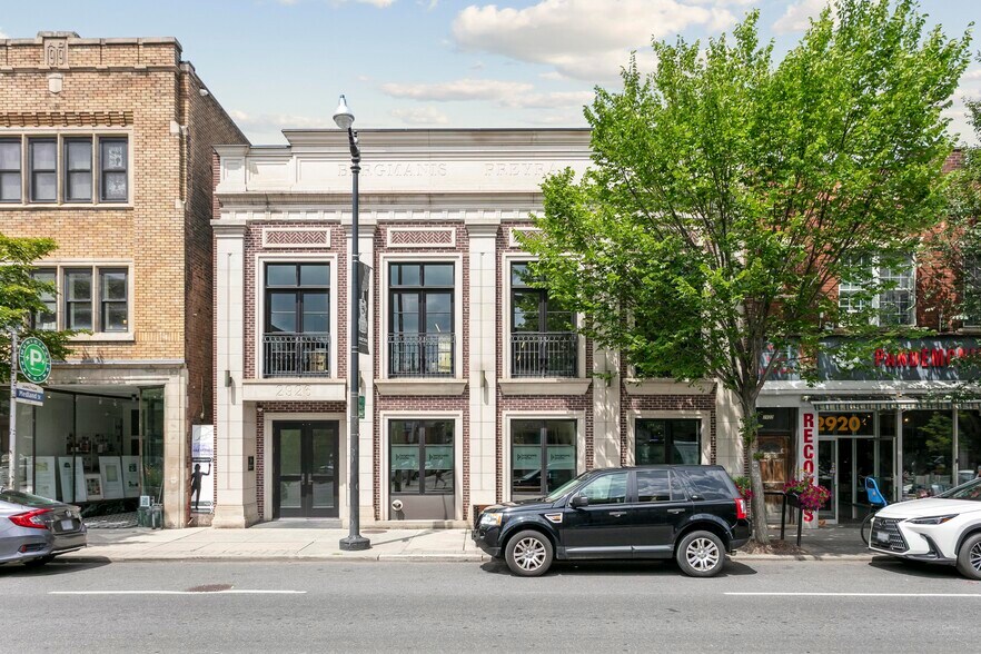 Primary Photo Of 2926 Dundas St W, Toronto Storefront For Sale