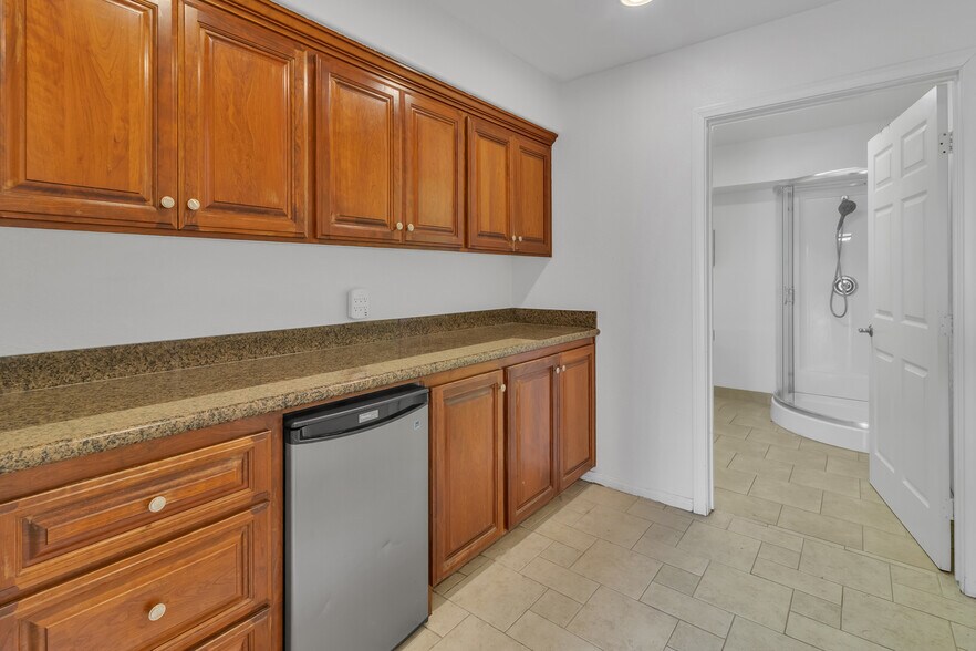 More Photos Of 1338 D St, Ramona Office For Sale