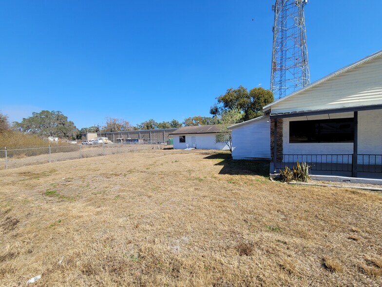 More Photos Of 4830 Gall Blvd, Zephyrhills Flex For Lease