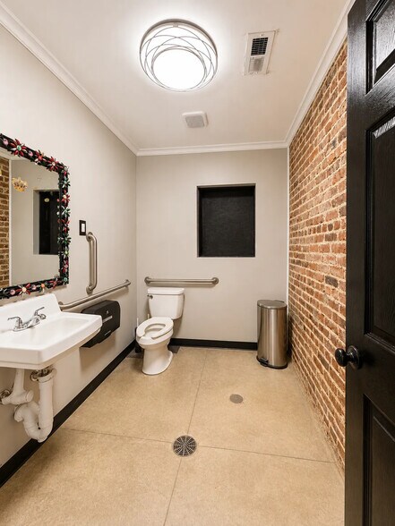 More Photos Of 228 S Main St, Woodruff Storefront Retail Office For Sale