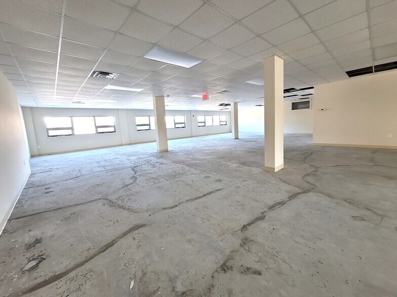 More Photos Of 76-09 Queens Blvd, Elmhurst Office For Lease