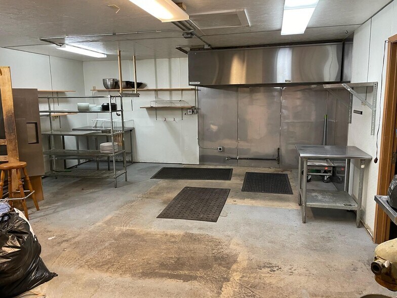 More Photos Of 10381 N Highway 51, Hurley Restaurant For Sale