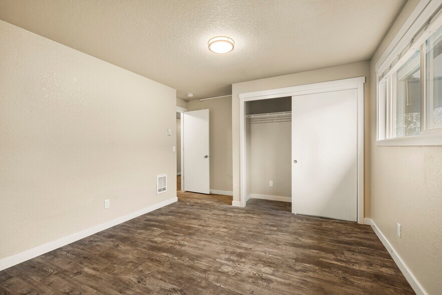 More Photos Of 1570 James St, Woodburn Apartments For Sale