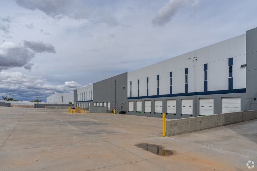 More Photos Of 12730 N Dysart Rd, El Mirage Warehouse For Lease