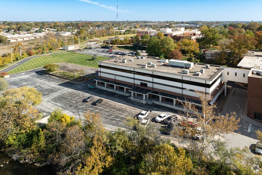 More Photos Of 349 Marshall Ave, Webster Groves Office For Lease
