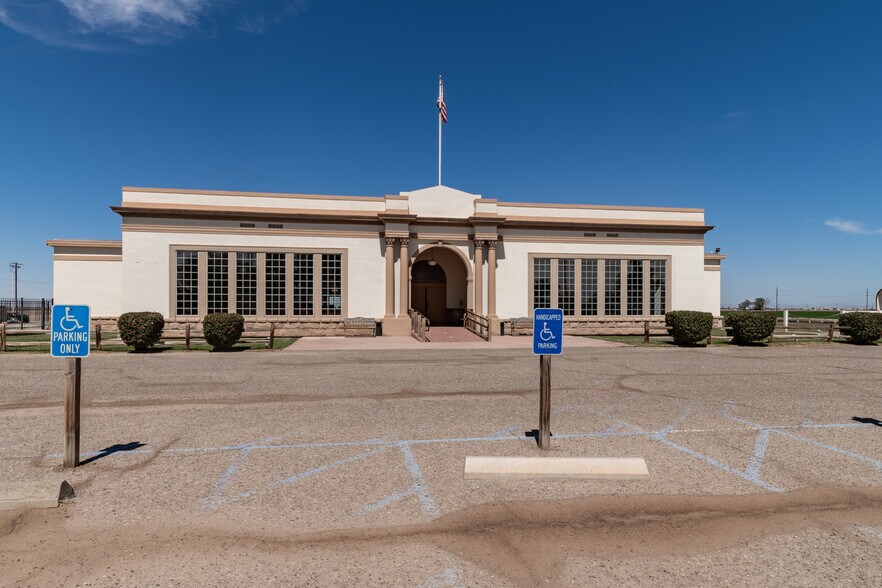 More Photos Of 796 W Evan Hewes, El Centro Restaurant For Sale