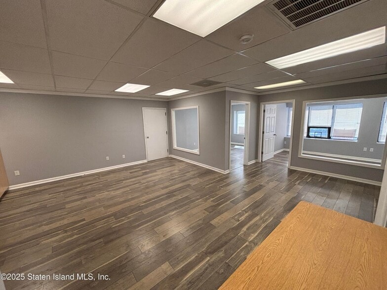 More Photos Of 72 Sharrott Ave, Staten Island Office For Lease