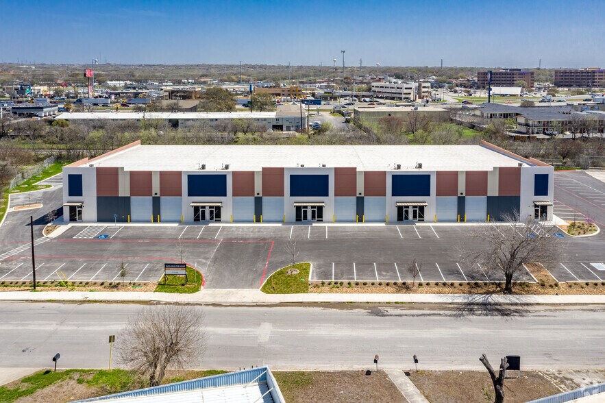 More Photos Of 9702 Ball St, San Antonio Distribution For Lease